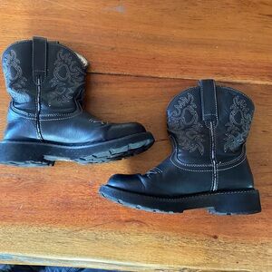 Ariat Black round toe gypsy style short western Boots Women’s size 7.5